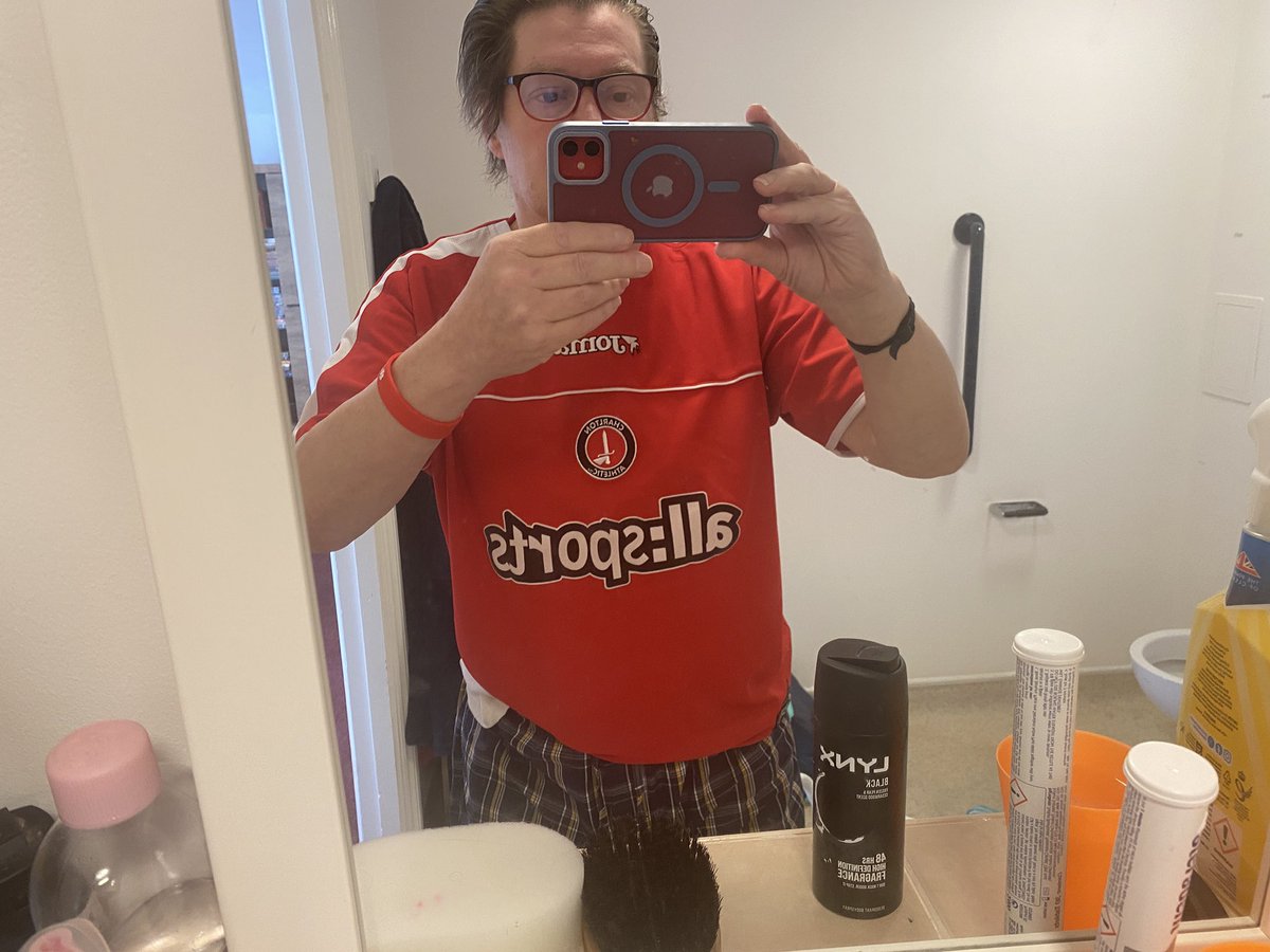 David_Camerong's tweet photo. @CAFCofficial @wembleystadium @CharlotteR_22 Haway the lads https://t.co/xnGLuIfXAt