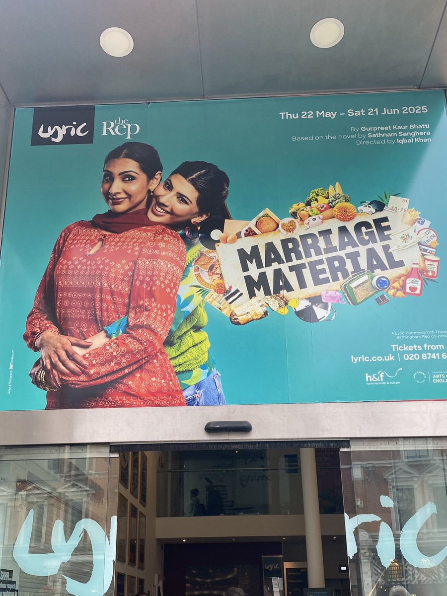 writerkavita's tweet image. Nice to be back @LyricHammer last evening for the preview of “Marriage Material”. Poignant and funny adaptation of the book by @Sathnam. Wonderful actors.  #theatre #adaption