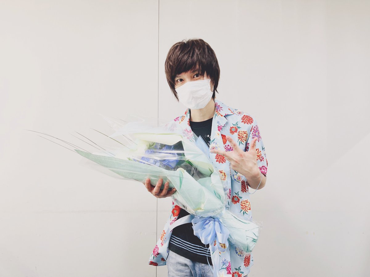 Tomoaki___Maeno's tweet photo. 本日は「劇場版 うたの☆プリンスさまっ♪
TABOO NIGHT XXXX」舞台挨拶に登壇させていただきました。

ご来場、ライブビューイング共にありがとうございました。翔太もありがとう😃

今日は夏とカミュを同時に感じる服装で会場へ。

多くは語りませんが、引き続き皆さんと共に彼らを見守っていきます。 https://t.co/d5IukYd1DQ
