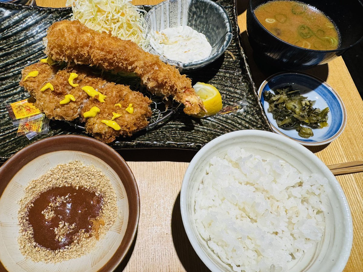點名要吃炸豬排店，只好奉陪😆
