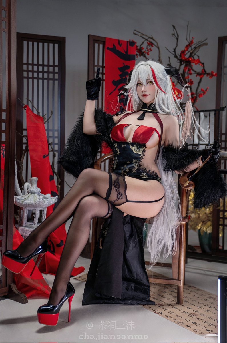 新春快乐哦指挥官~
新春おめでとう、指揮官~
#アズールレーン #碧蓝航线
#埃吉尔 #旗袍 https://t.co/BxtUFOf2PP