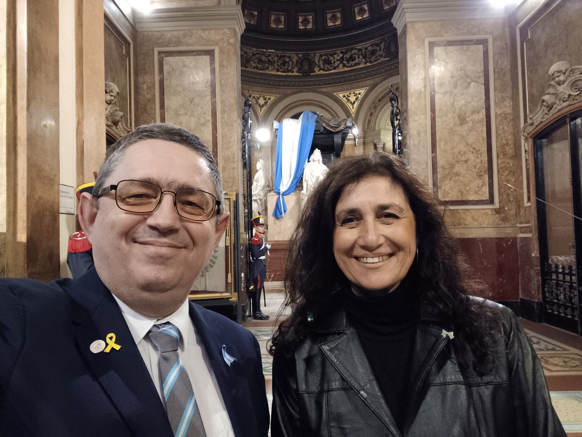 Celebramos el Aniversario de la Revolución de Mayo en Argentina,  en un Te Deum en la Catedral de Buenos Aires, con participación de los líderes religiosos de todos los credos en el país. Saludamos al Presidente <a href="/JMilei/">Javier Milei</a> y a los miembros del cuerpo diplomático.