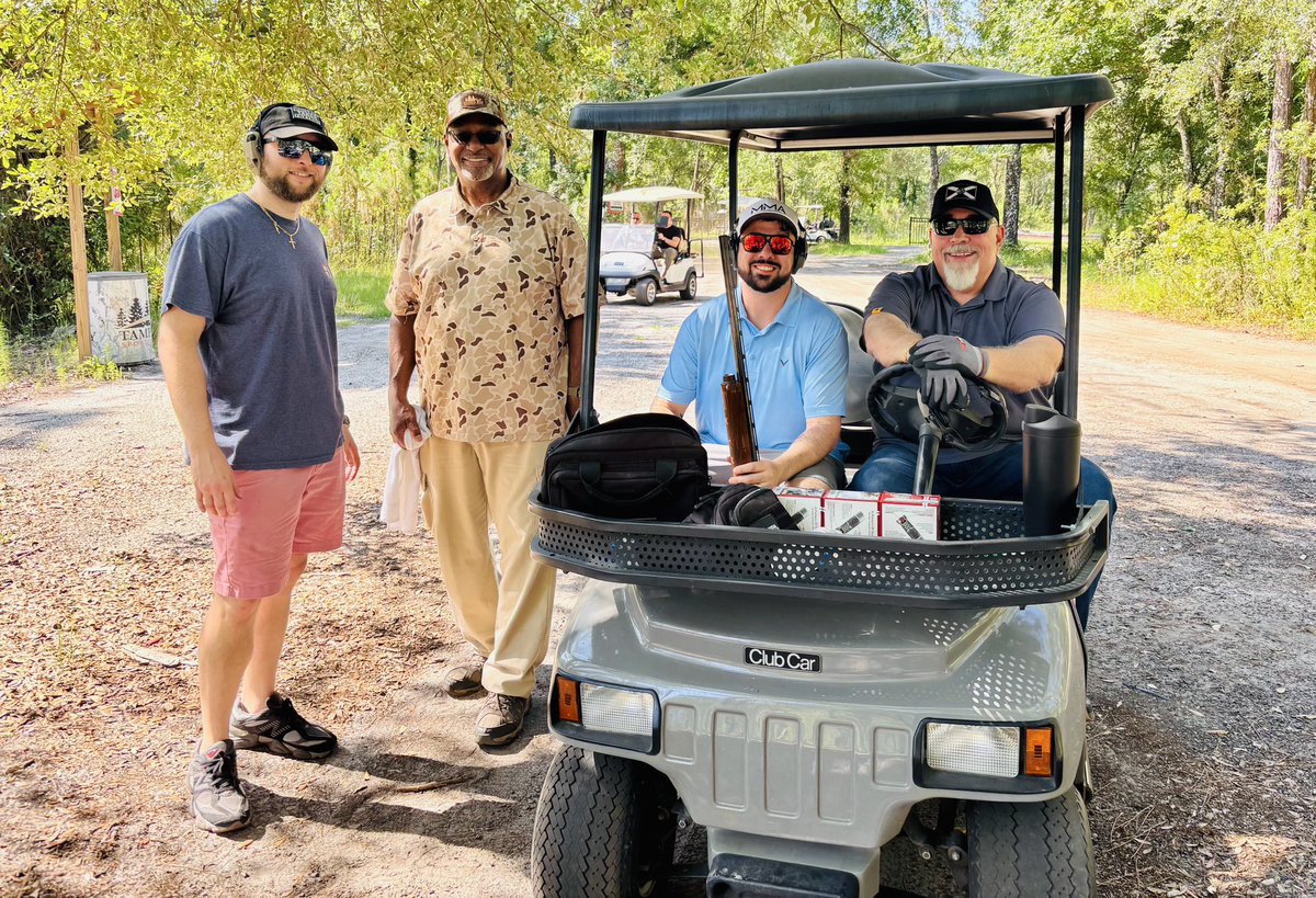 InfiniteProtect's tweet image. Every once in a while we like to shoot at moving targets. Skeet shooting yesterday 😁👍🏼