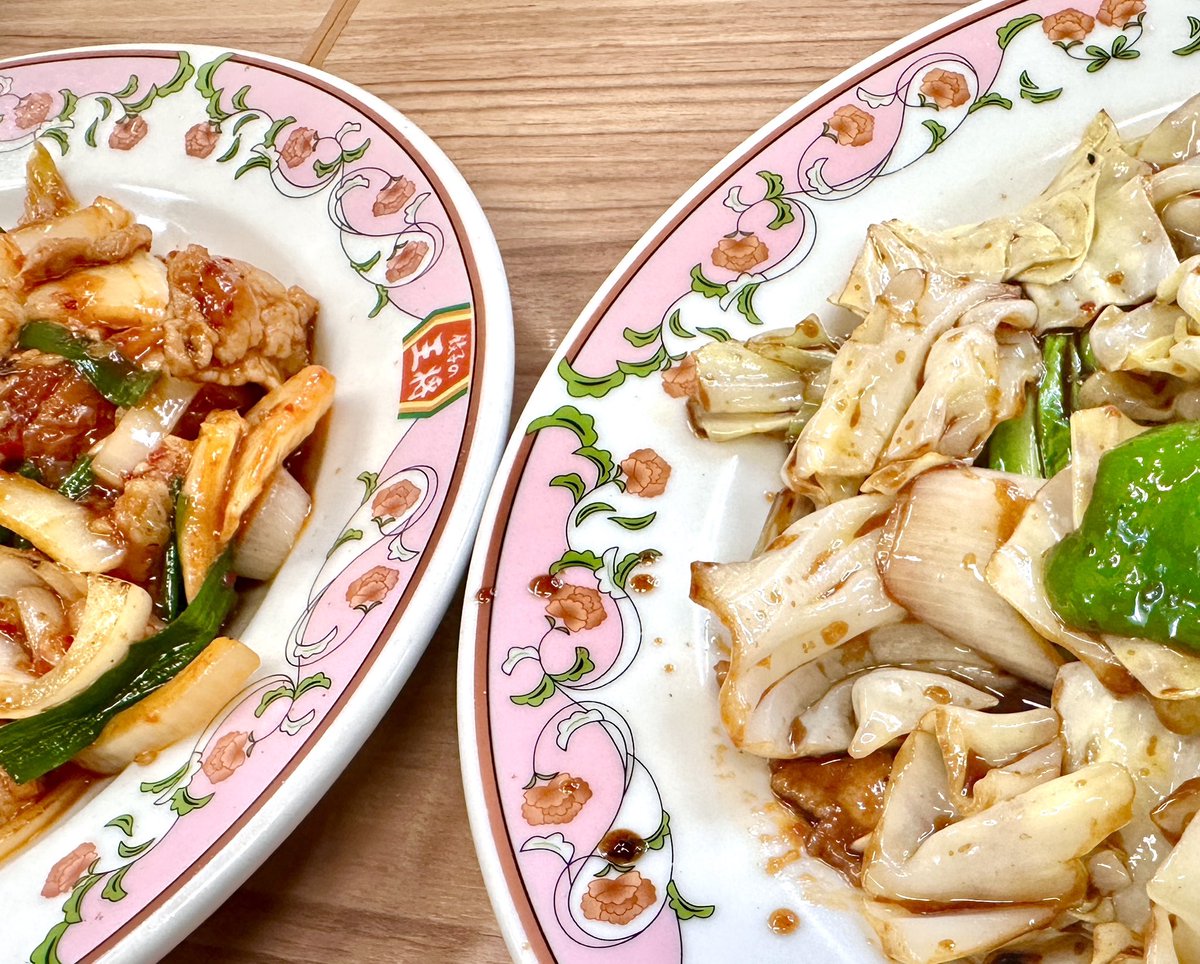 Tanukiodoru123's tweet photo. #餃子の王将 にて晩御飯。白飯とめっちゃ合う〜 (*´Д｀*) 
お米確保大変な中でのご提供、ありがとうございます(^.^)
#回鍋肉
#豚キムチ https://t.co/4iJW6NzTp0