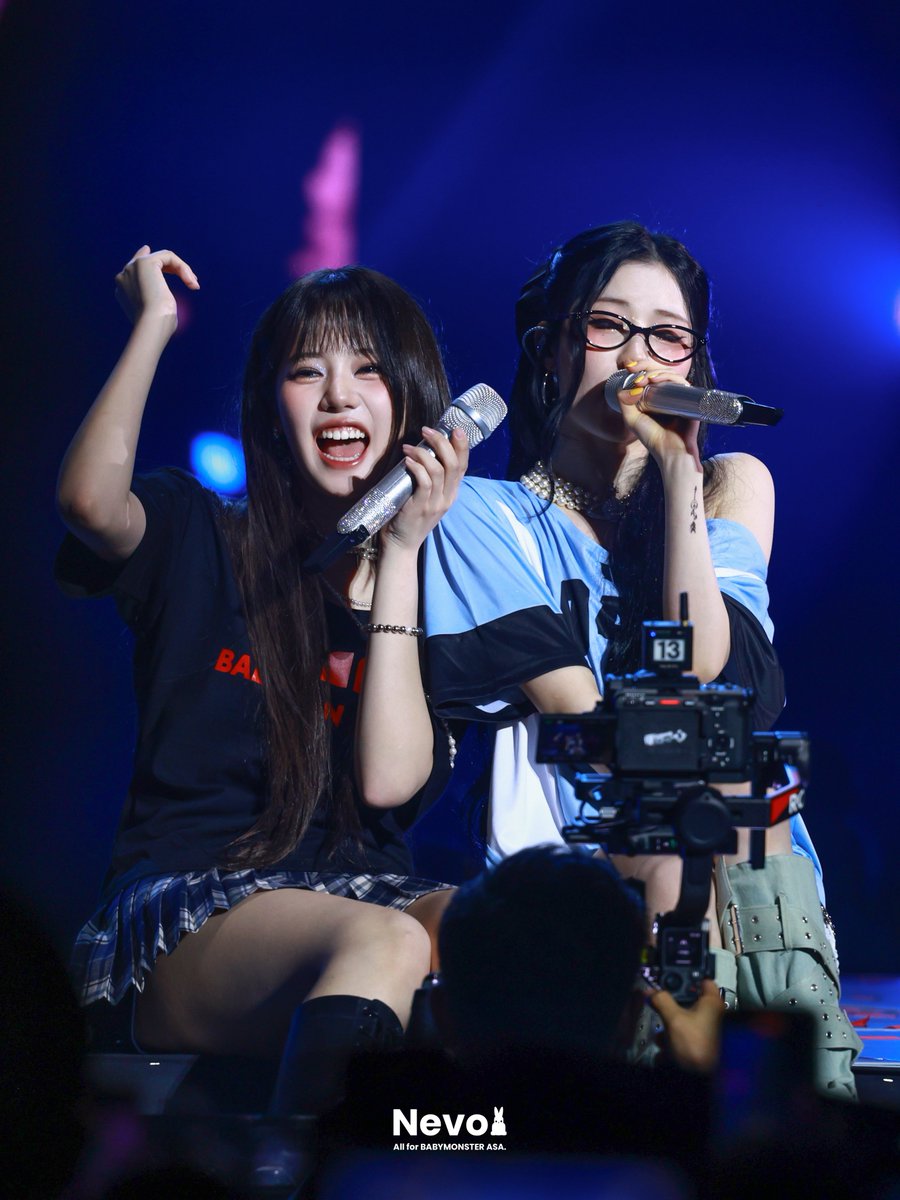 250525 👩‍❤️‍👩

#ASA #ENAMIASA #아사 #榎並杏紗 
#RORA #로라 #이다인 
#BABYMONSTER #베이비몬스터