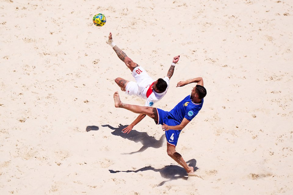 ⏱️ FT: #France 🇫🇷 5 - 4 🇹🇷 #Türkiye
🏆 Euro Beach Soccer League Andalucía 2025 - Div-A

France's brilliant performance puts them at the top of Division A!
📺 Watch LIVE 👉 beachsoccer.com/watch

#beachsoccer #EBSL2025 #Cadiz