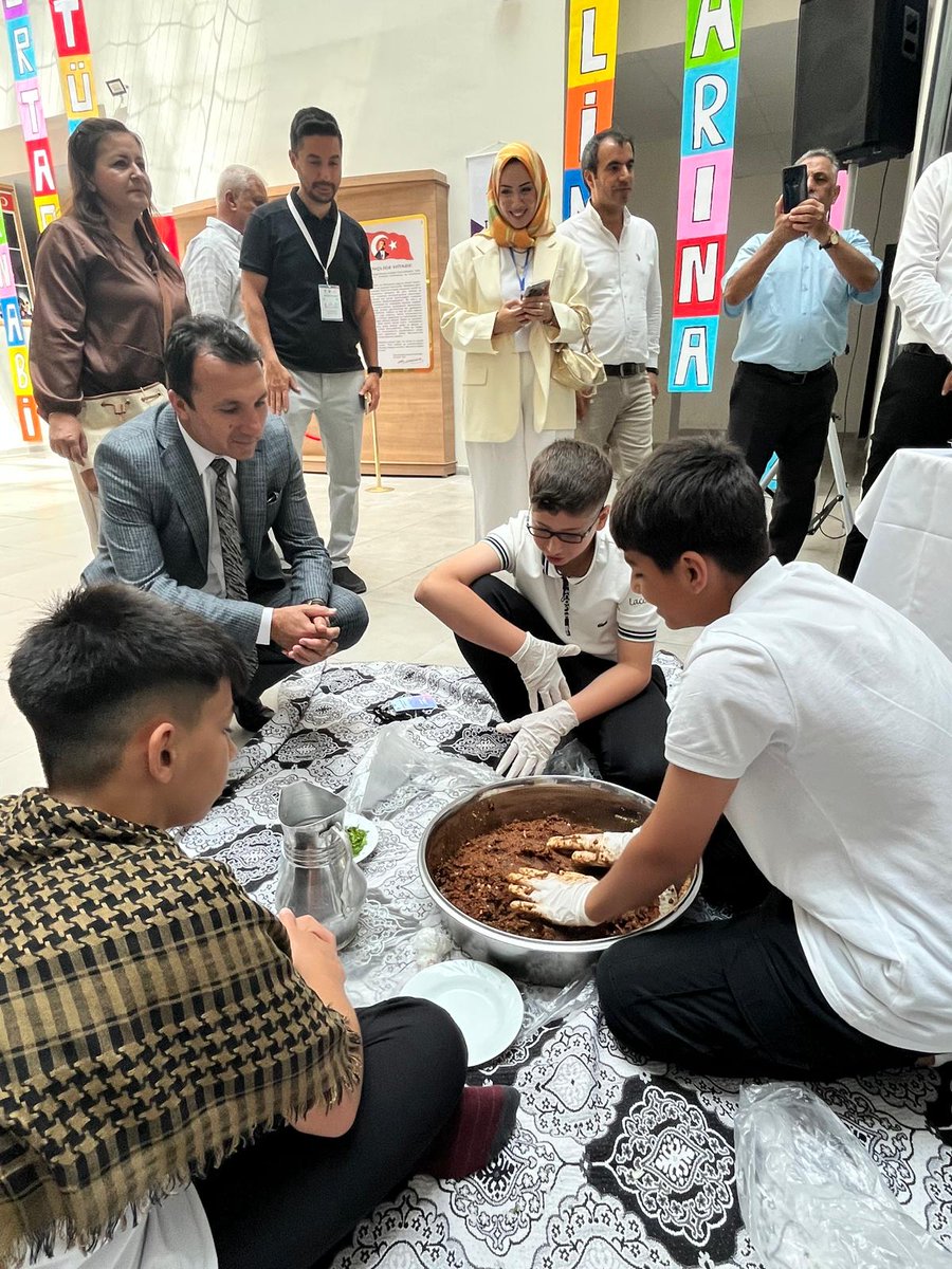 sairnabioo's tweet photo. Okulumuzda 4006 TÜBİTAK Bilim Fuarı Büyük bir coşku ve heyecanla tamamlandı.Katılım sağlayan protokol üyeleri ve misafirlerimize teşekkür ederiz.@UrfaValiligi @hasansildak @haliliyegovtr @mserkansahin @sanliurfammem63 @ASultanoglu63 @HaliliyeMem @Mvural63 @rac_iper https://t.co/EPVb1xhM70