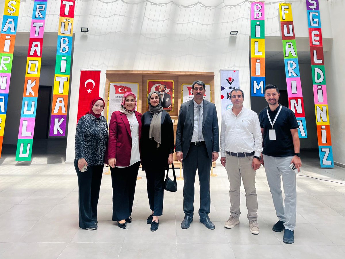 Şair Nabi Ortaokulu Haliliye - Şanlıurfa (@sairnabioo) on Twitter photo Okulumuzda 4006 TÜBİTAK Bilim Fuarı Büyük bir coşku ve heyecanla tamamlandı.Katılım sağlayan protokol üyeleri ve misafirlerimize teşekkür ederiz.<a href="/UrfaValiligi/">T.C. ŞANLIURFA VALİLİĞİ</a> <a href="/hasansildak/">Hasan ŞILDAK</a> <a href="/haliliyegovtr/">Haliliye Kaymakamlığı</a> <a href="/mserkansahin/">Dr. Muhammed Serkan SAHIN</a> <a href="/sanliurfammem63/">Şanlıurfa İl Milli Eğitim Müdürlüğü</a> <a href="/ASultanoglu63/">Asım SULTANOĞLU</a> <a href="/HaliliyeMem/">Haliliye İlçe Milli Eğitim Müdürlüğü</a> <a href="/Mvural63/">Mehmet VURAL</a> <a href="/rac_iper/">Mehmet Sıraç İper</a> Okulumuzda 4006 TÜBİTAK Bilim Fuarı Büyük bir coşku ve heyecanla tamamlandı.Katılım sağlayan protokol üyeleri ve misafirlerimize teşekkür ederiz.<a href="/UrfaValiligi/">T.C. ŞANLIURFA VALİLİĞİ</a> <a href="/hasansildak/">Hasan ŞILDAK</a> <a href="/haliliyegovtr/">Haliliye Kaymakamlığı</a> <a href="/mserkansahin/">Dr. Muhammed Serkan SAHIN</a> <a href="/sanliurfammem63/">Şanlıurfa İl Milli Eğitim Müdürlüğü</a> <a href="/ASultanoglu63/">Asım SULTANOĞLU</a> <a href="/HaliliyeMem/">Haliliye İlçe Milli Eğitim Müdürlüğü</a> <a href="/Mvural63/">Mehmet VURAL</a> <a href="/rac_iper/">Mehmet Sıraç İper</a>
