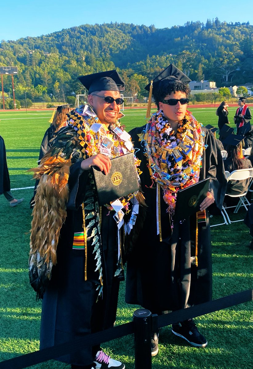 tualafata's tweet photo. Graduated from College of Marin with my Liberal Arts Degree Emphasis in Language and Communications!
Grateful for my professors, teammates, and friends.
Thank you Coach Russ, Ward, J, and Dom
Endless love and thanks to my mum, dad, and my sisters. ππ #COMalumni βοΈ #JUCOPRODUCT https://t.co/MoIrieeERd
