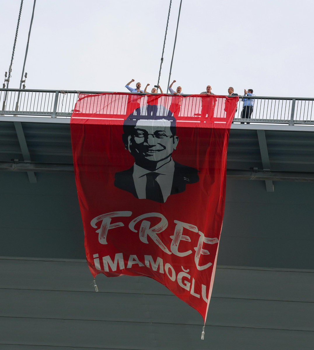 MunevverGezgin's tweet photo. Free #İmamoğlu #imamoğluheryerde #imamoğlumilleteemanet @eczozgurozel @CBAdayOfisi @OzgurKarabatCHP @EnsarAytekin10 @aligokcek @Suat_Ozcagdas @gulciftci @gunaydingokhan @gokanzeybekCHP @chp_eyyubiye @Chpeyyubiyegenc @EyyubiyeChp @Adnanncel9 @iamkamerpolat @enver_000 https://t.co/KKLxmkZcGQ