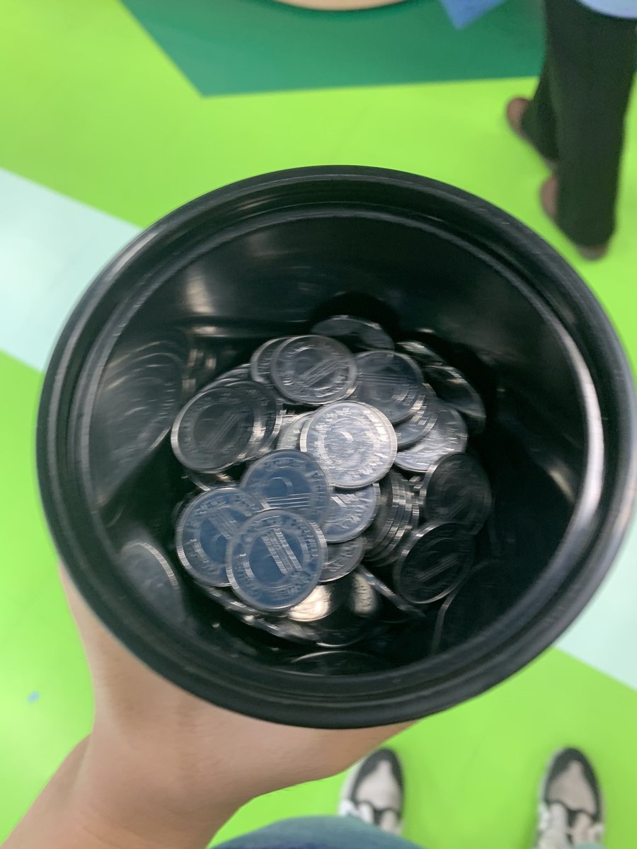 うまれーてーはーじめーてー
ゲーセンのパチスロ打った
長く続きすぎてこの後の散髪の予約割とギリギリやったわ
100円で1時間ぐらい遊んでた
ビギナーズラックなのかそもそもこーゆーもんなのかわからん🙃