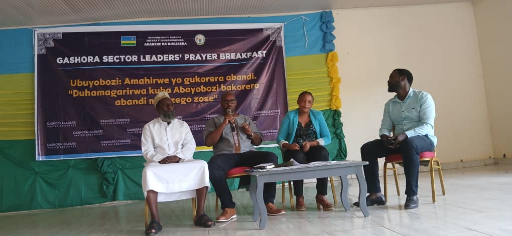 Umurenge wa Gashora - Akarere ka Bugesera (@gashorabugesera) on Twitter photo Muri iyi gahunda ya Leader's prayer Breskfast,habayemo uburyo bwo kuganira muruhame ubufatanye , rw'Abikorera,Abahagariye Amatorero,inzego z'ibanze ,biganisha mu guteza imbere aho batuye.<a href="/BugeseraDistr/">Bugesera District</a> ,<a href="/RwandaEast/">πππ¬πππ«π§ ππ«π¨π―π’π§ππ | ππ°ππ§ππ</a> Muri iyi gahunda ya Leader's prayer Breskfast,habayemo uburyo bwo kuganira muruhame ubufatanye , rw'Abikorera,Abahagariye Amatorero,inzego z'ibanze ,biganisha mu guteza imbere aho batuye.<a href="/BugeseraDistr/">Bugesera District</a> ,<a href="/RwandaEast/">πππ¬πππ«π§ ππ«π¨π―π’π§ππ | ππ°ππ§ππ</a>