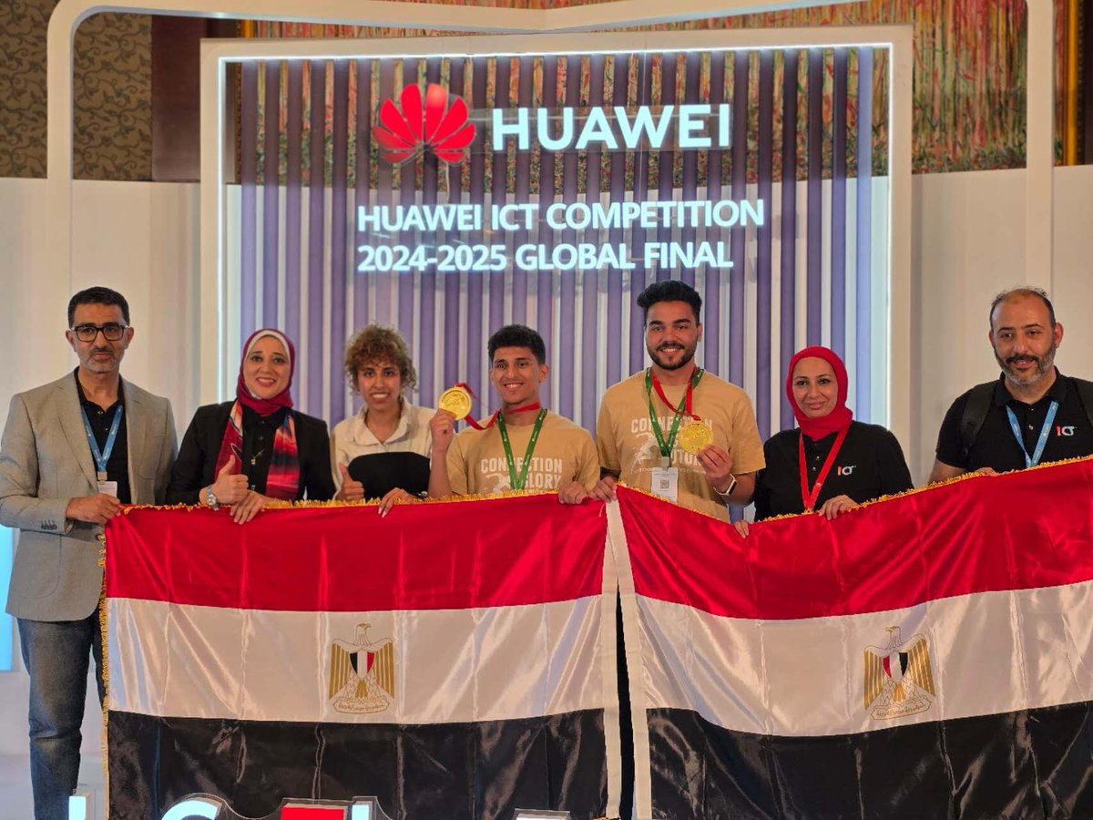huawei_eg's tweet photo. تهانينا للفرق المصرية على فوزهم في المرحلة النهائية العالمية لمسابقة Huawei ICT Competition 2024–2025 التي أُقيمت في الصين، حيث حققوا نتائج مشرفه تمثلت في الفوز بالمركز الأول في مسار الحوسبة، والمركز الثاني في كل من مساري الحوسبة السحابية والابتكار، والمركز الثالث في مسار الشبكات. 

كما فاز الدكتور تامر صالح بالجائزة الكبرى كأفضل مدرب على مستوى العالم “Most Valuable Instructor 2025”.

نفتخر بهذه النتائج التي تعكس قدرات شبابنا وتميّزهم، ونتمنى لهم دوام التوفيق والنجاح في مسيرتهم القادمة.

#25عامًا_في_مصر #هواوي_مصر #هواوي #مسابقة_هواوي_العالمية