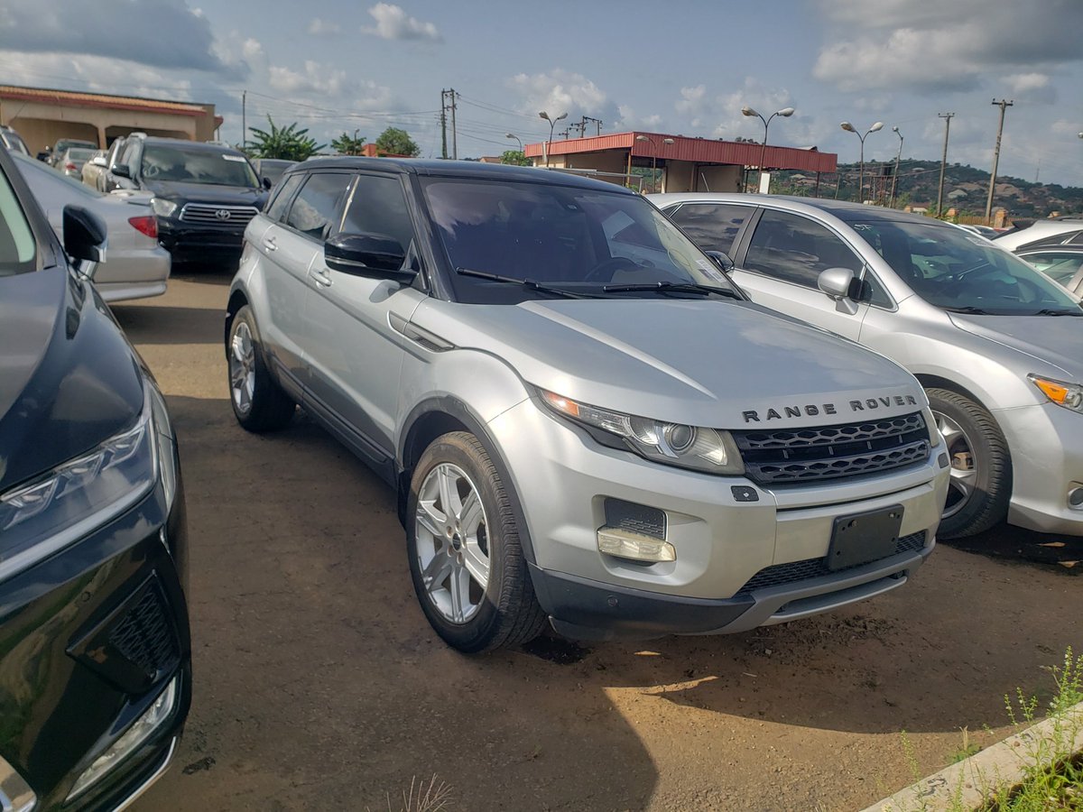 realAjayiPeter's tweet photo. Toks
2012 Model
Range Rover

Location: Akure, Ondo State
Price: 42M https://t.co/0IrqqgWPy0