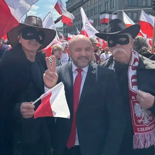 GrycLgkWMAAXON-?format=jpg&name=small