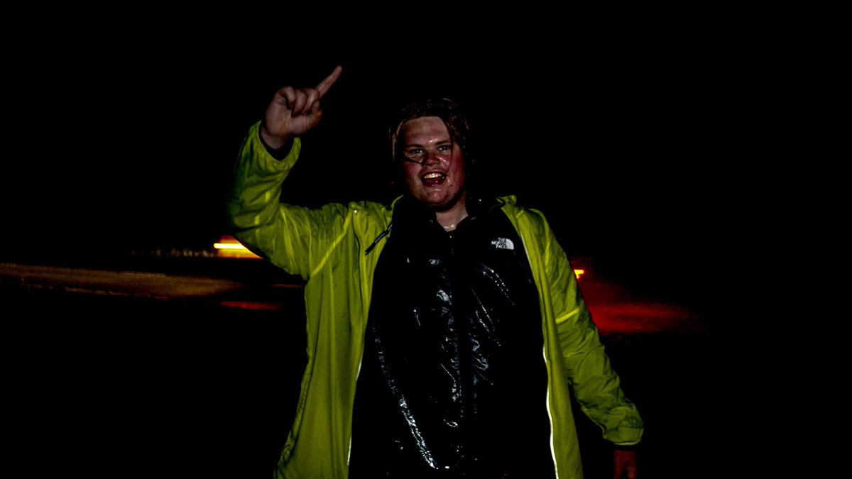 Thehullboy1's tweet image. Last night may have been the greatest and worst night of my life. Finishing 21 miles at 1am as it poured down for hours on end, truly showed me that despite experiencing the worst pain I’ve ever experienced- your body and mind can simply do beautiful things.

I’ll be honest I…