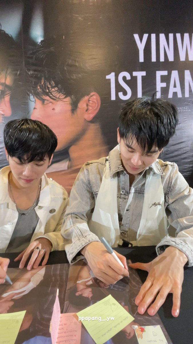 ppapang_0123's tweet photo. หยิ่นวอร์คือที่สุดของกำลังใจเลยจริงๆ
หยิ่นวอร์ตั้งใจฟังตั้งใจพูดมากๆ ได้กำลังใจมาเต็มเปี่ยมเลย ขอบคุณนะคะคนเก่งที่เป็นกำลังใจเป็นรอยยิ้มเป็นความสุขให้กันมาเสมอ
น่ารักมากที่สุดในสามโลกเลย ดีใจมากที่ได้เจอ รักคั้บบ🥺👩🏻‍⚕️💘✌🏻

#HDY_YINWAR1STFANSIGN
#warwanarat #yinyin_anw #หยิ่นวอร์ https://t.co/sGLiU6gLlK
