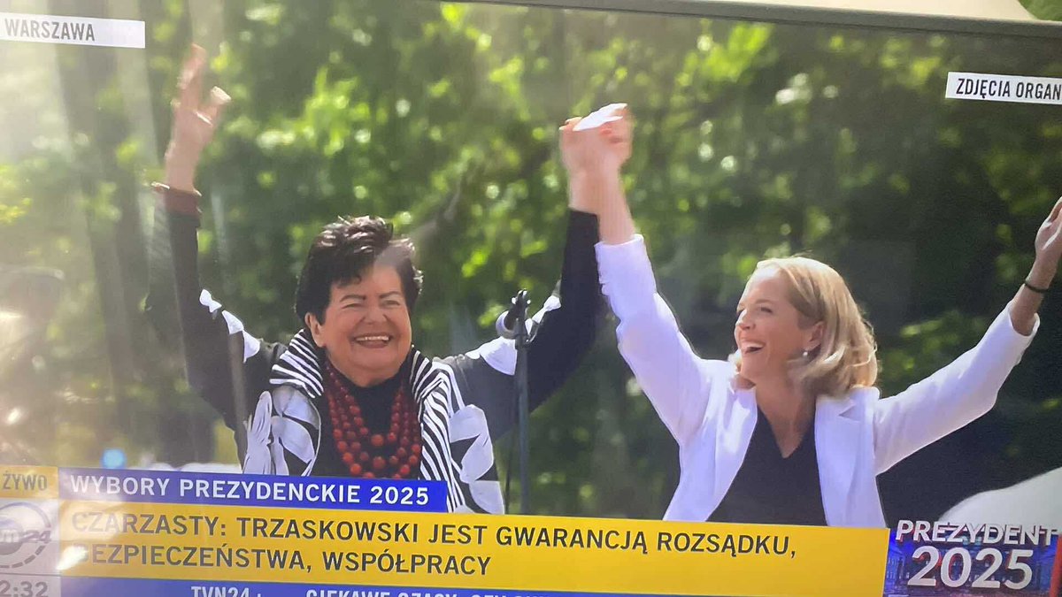 szarapolka's tweet photo. KOCHANI ❤️🤣
Jest i Wielka Imperatorka!
Pani Senyszyn i Małgorzata Trzaskowska wspólnie na scenie. https://t.co/gEv0FulIcZ