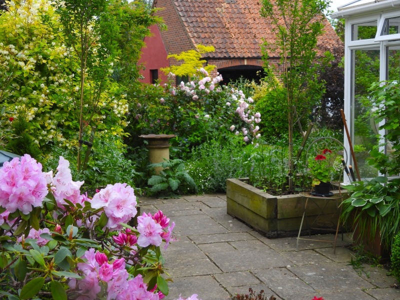 OPEN 31ST MAY &amp; 1ST JUNE 11-4PM
The Old Stables
 Allington, Grantham, NG32 2EA
Small cottage style garden,courtyard, large pots, raised beds,flowering shrubs, trees,perennials, roses, bulbs. Sit in our raised summerhouse or on the deck area. #NGS #opengarden #visitlincolnshire