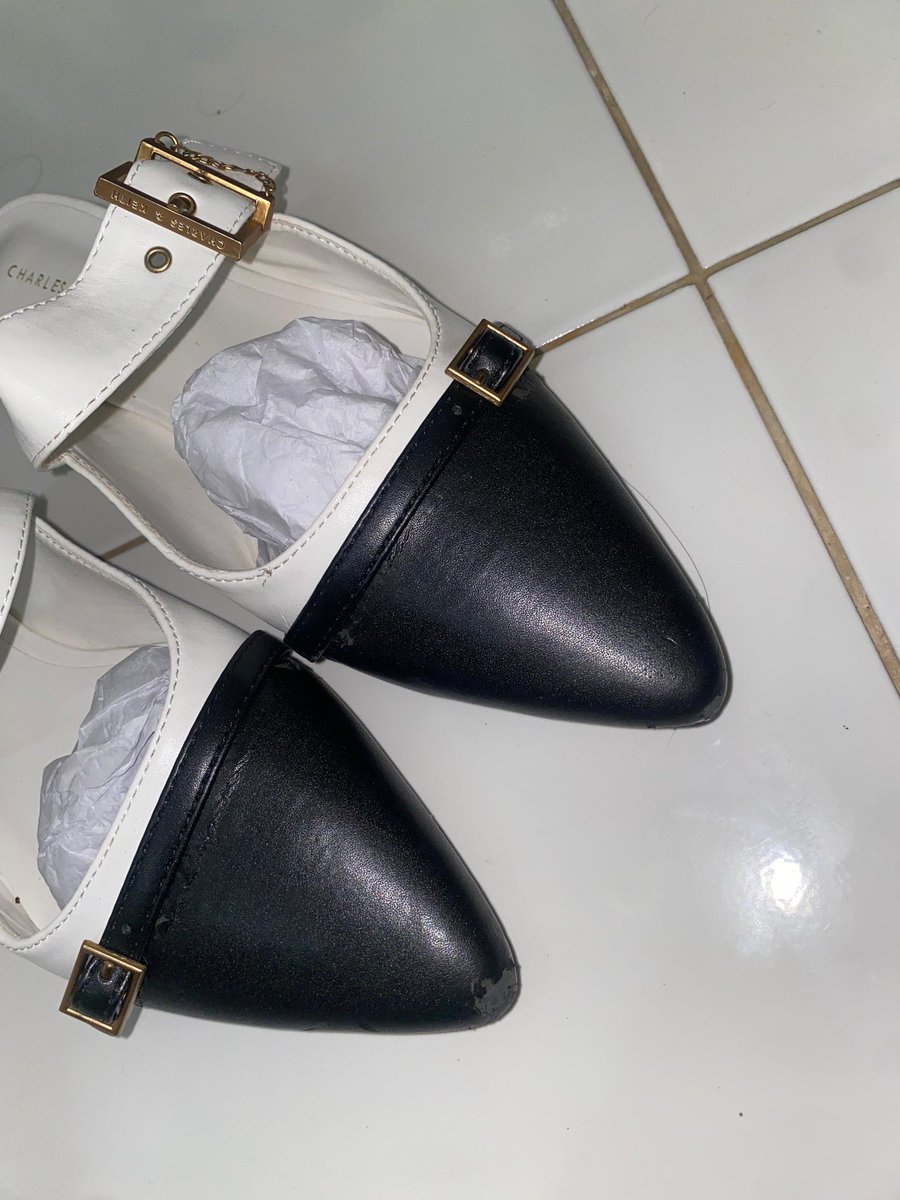 slezzxa's tweet photo. @woonbeep adaaa flatshoes CK, 100k aja ambil masi bagusss baru ku pake 2 kalii plis
not ori yawww 🫶🫶 https://t.co/Vw3lmLZVwW