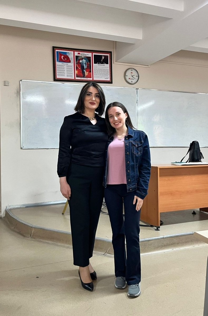 Ve finalleri bitirirken yeni vedalar...
2 dönem boyunca ders verdiğim; saygılı, nezaketli kızlarımla...
Yolunuz, bahtınız açık olsun inşallah...