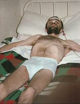 35 años.

José Manuel Sevillano Martín, "Sevi", siempre se definió orgulloso como obrero del campo. Desde muy joven participa en las ocupaciones que los jornaleros hicieron de las fincas de los señoritos, y que provocan duros enfrentamientos con la Guardia Civil. Así se va