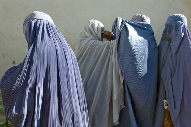 +++ BITTE TEILEN +++
Auf der ganzen Welt ist eine Reportage des freien Filmemachers und Fotografen Marcin über #Afghanistan frei anzusehen – nur nicht in Deutschland. Dort wurde das Video zensiert und auf YouTube verboten.
Zur Zensur sagt der Weltreisende Journalist: „Der Witz