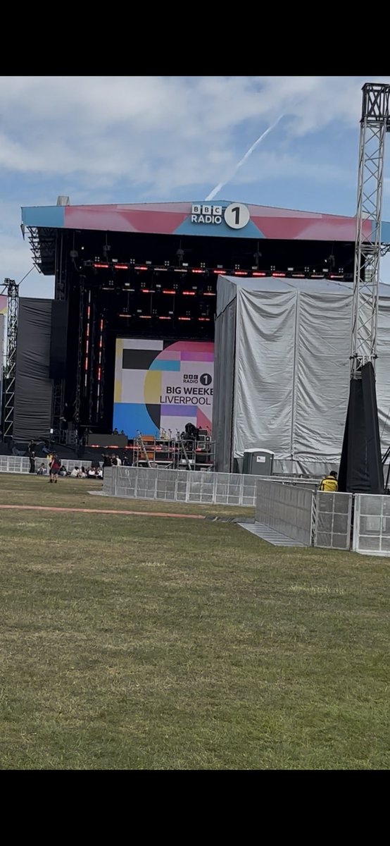 Hey Me from 2017… WE MADE IT TO BIG WEEKEND!!!
Finally got to experience <a href="/BBCR1/">BBC Radio 1</a> Big Weekend in the flesh after dreaming about it since I was 16!
Tears of joy, pure magic, goal officially ticked ✅
Here’s some highlights from the best weekend ever!
Next year: Discovery set? 👀