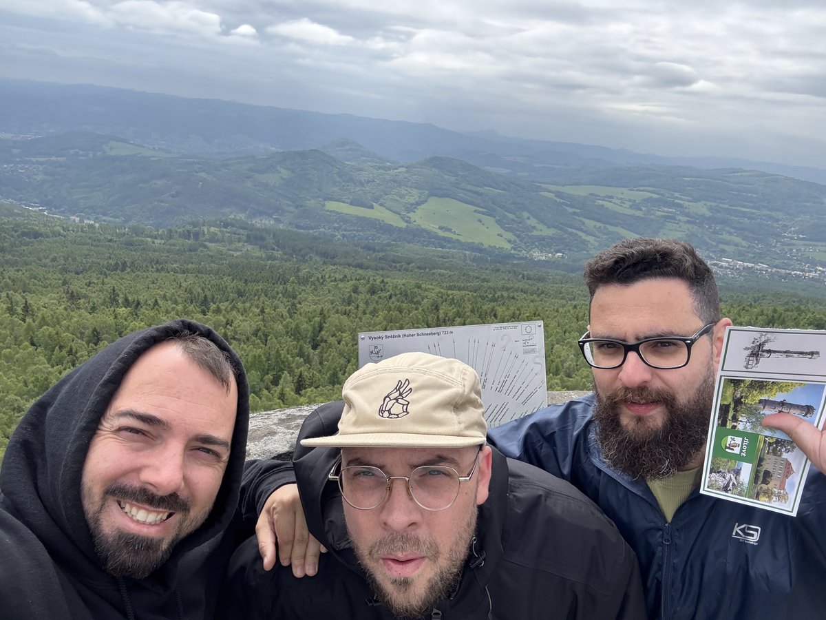 Día 4 🏰 Hoy nos vamos para España. Gracias República Checa por tanto! ❤️
Grande los tios! ⁦<a href="/DriDGG/">DriD</a>⁩ ⁦<a href="/fredy_beats/">Fredy Beats</a>⁩ ❤️