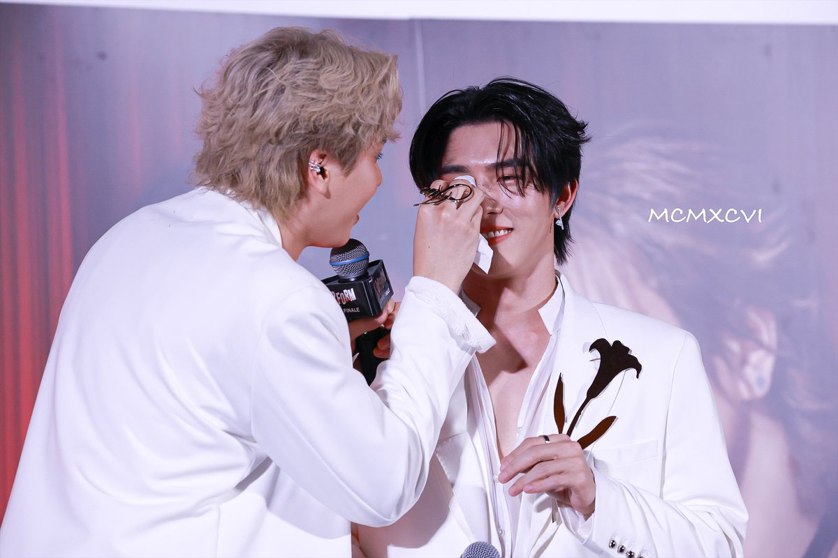 MCMXCVIBN's tweet photo. 250525

Don’t cry 

 #TopFormFinalEP https://t.co/ILIwtSfcZs