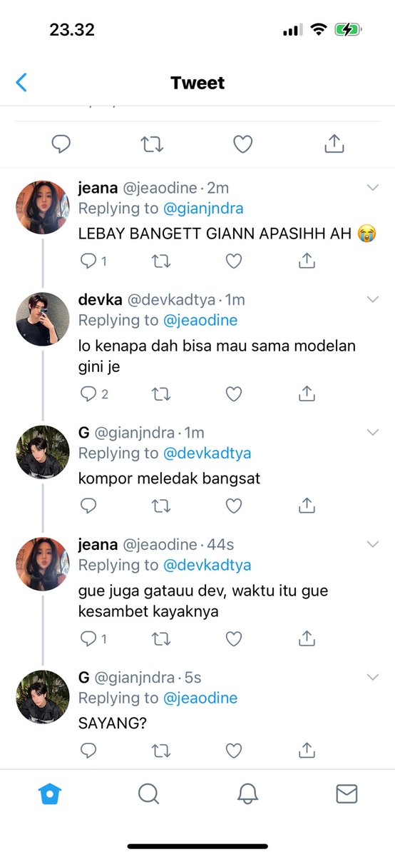 popular gf, jealous bf 
— jake few tweets au