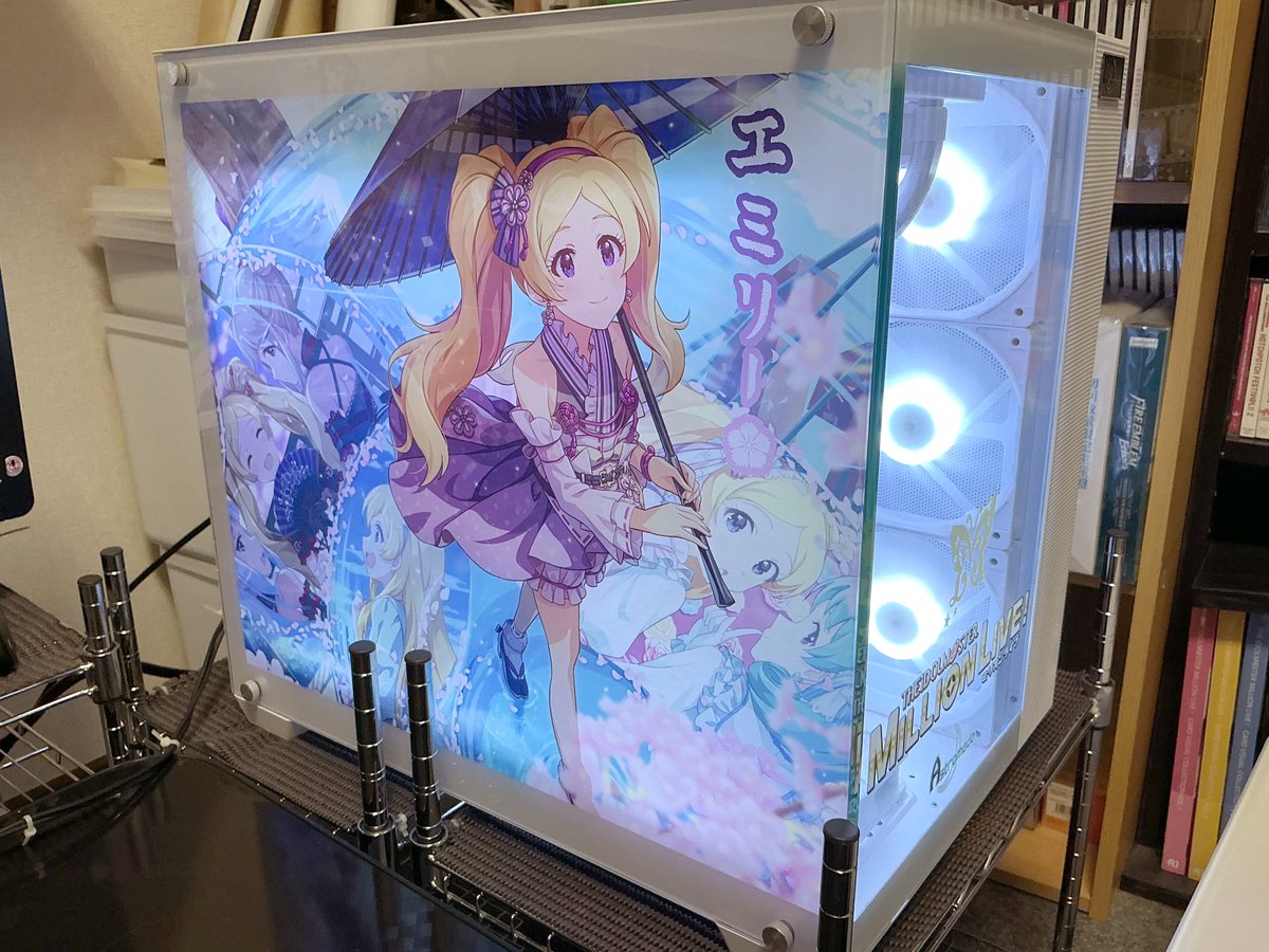 ミリオンライブ×AstromedaさんのエミリーPCも無事設置できた！ #Astromeda