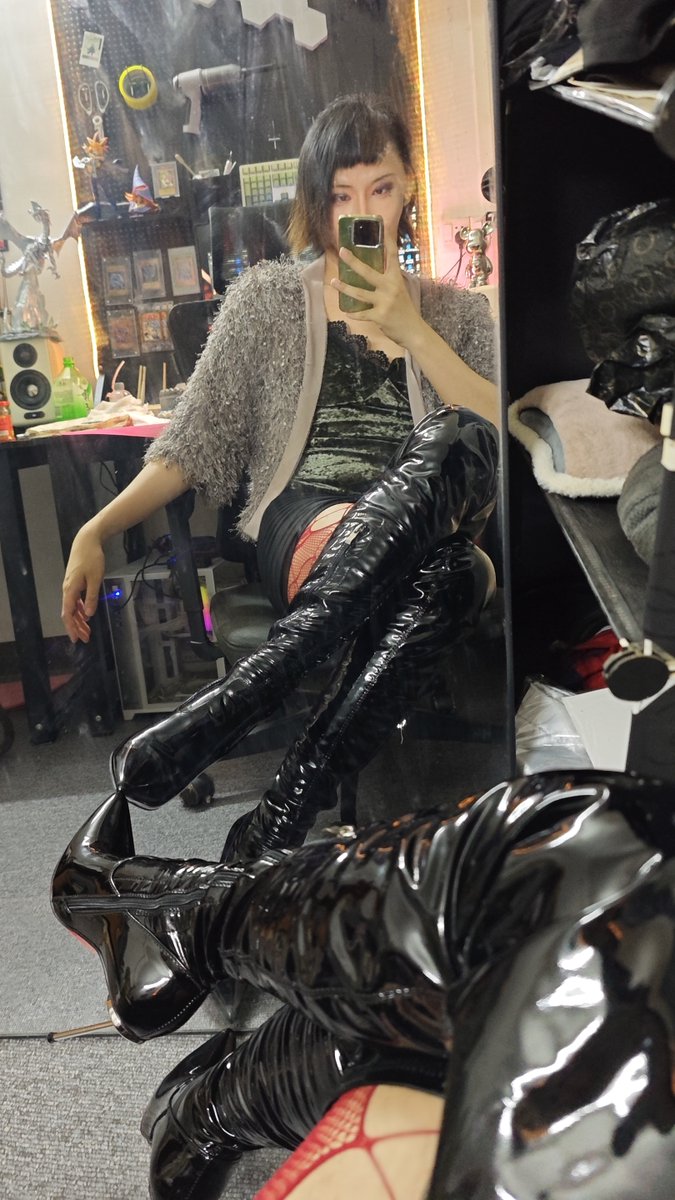 穿上靴就六神装了