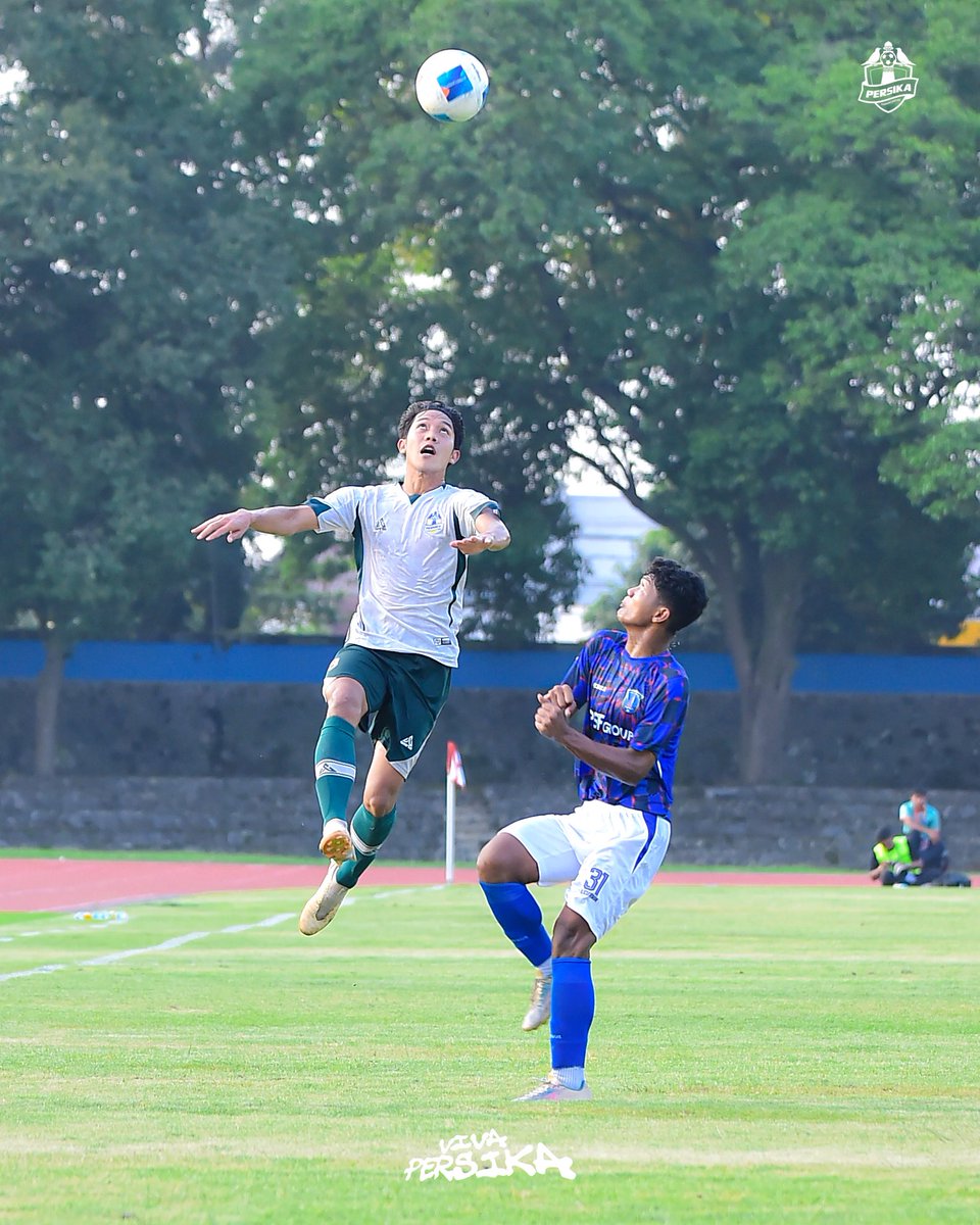 PersikaKraOffic's tweet photo. Terima kasih atas perjuangannya tak kenal menyerah sebelum peluit akhir berbunyi, penggawa! 👊
#PersikaKaranganyar #PersikaDay #BataviaFCVsPersika #Liga4Indonesia https://t.co/Lfw7dc5hIN