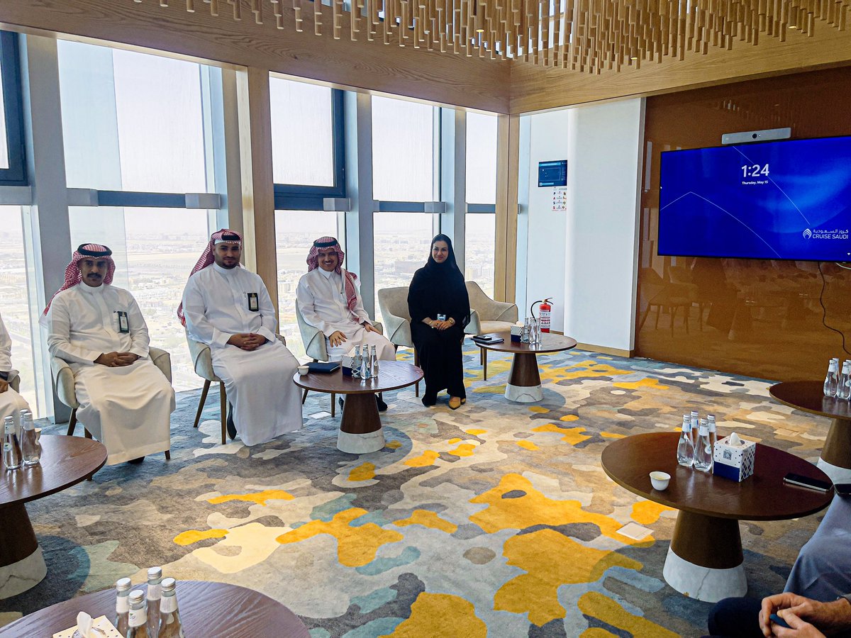 كروز السعودية تستقبل عميد #كلية_الدراسات_البحرية وعدد من أعضاء هيئة التدريس بجامعة الملك عبدالعزيز . وتعد هذه الزيارة خطوة واعدة نحو تعزيز التعاون لتمكين الكفاءات السعودية في قطاع السياحة البحرية

#كروز_السعودية #السياحة_البحرية #جامعة_الملك_عبدالعزيز
