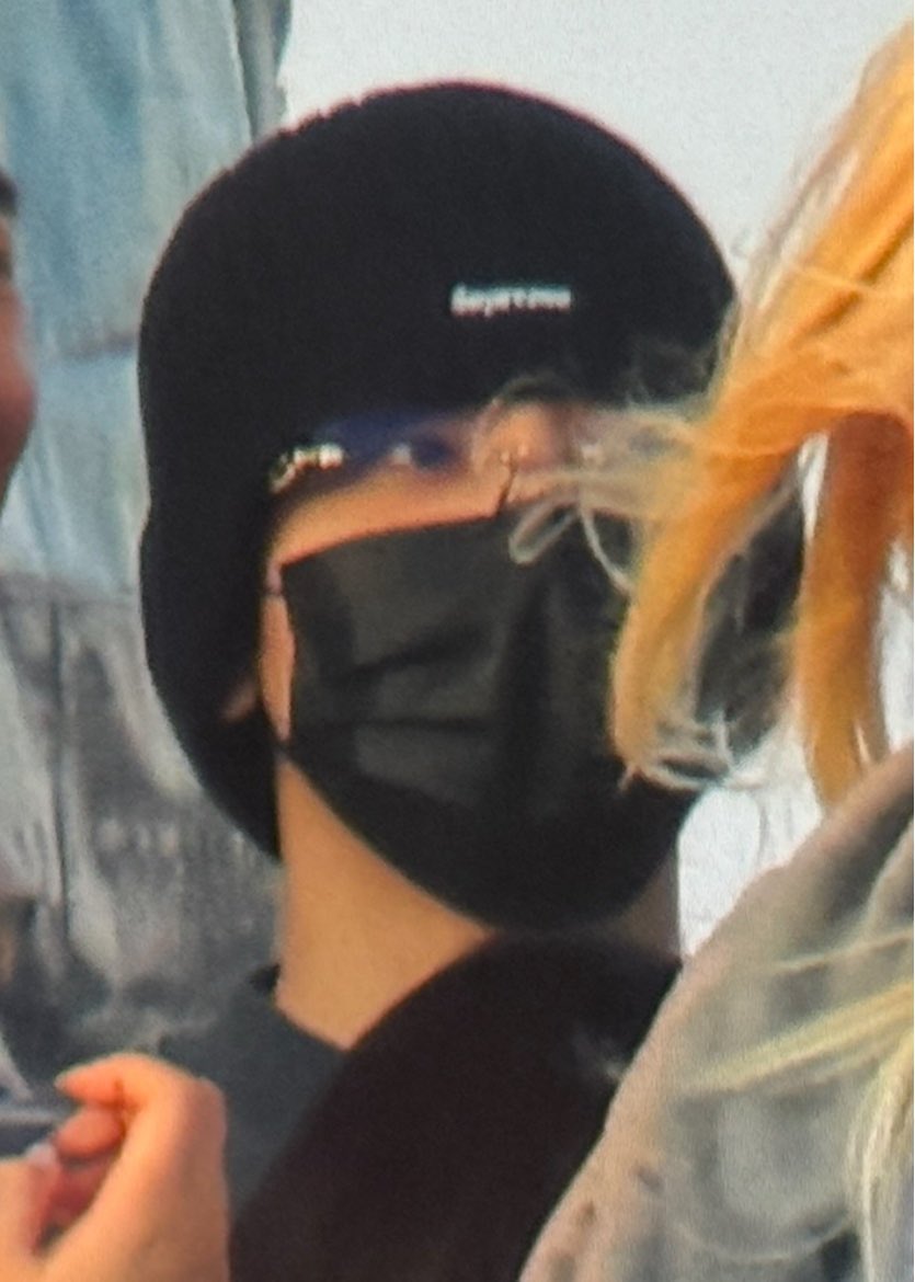 it’s a weekend and it is wonwoo’s rest day so he came to watch the burst stage 🥹❤️‍🩹

#세븐틴_10주년에즐기는_BURST무대
#SVT_HAPPY_BURSTDAY_STAGE