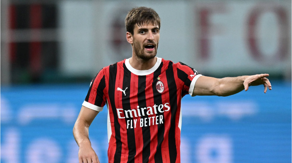 ActualiteSerieA's tweet photo. 🎙️ Matteo Gabbia :

« Aucun joueur ne veut partir, mais il est important que ceux qui restent ici donnent tout.

Qu’ils n'aient en tête que Milan et se concentrent pour faire de leur mieux sur le terrain et à Milanello. » 🔴⚫️ https://t.co/Zq624qkwKo