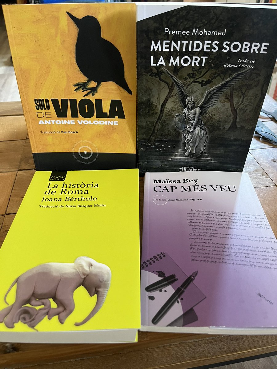 Guillem 🦋🏳️🌈 (@mahler_77) on Twitter photo He pensat vaig a fer una volteta a mirar la <a href="/LiteralBCN/">Fira Literal</a>. La volteta 🙄 <a href="/SegonaPeriferia/">La Segona Perifèria</a> #PauBosch <a href="/Chronos_cat/">Editorial Chronos</a> <a href="/annallis/">Anna Llisterri</a> <a href="/GodallEdicions/">Godall_Edicions</a> <a href="/NuriaBusquet/">Núria Busquet Molist</a> <a href="/edleshores/">Editorial LesHores</a> #AnnaCasassas He pensat vaig a fer una volteta a mirar la <a href="/LiteralBCN/">Fira Literal</a>. La volteta 🙄 <a href="/SegonaPeriferia/">La Segona Perifèria</a> #PauBosch <a href="/Chronos_cat/">Editorial Chronos</a> <a href="/annallis/">Anna Llisterri</a> <a href="/GodallEdicions/">Godall_Edicions</a> <a href="/NuriaBusquet/">Núria Busquet Molist</a> <a href="/edleshores/">Editorial LesHores</a> #AnnaCasassas