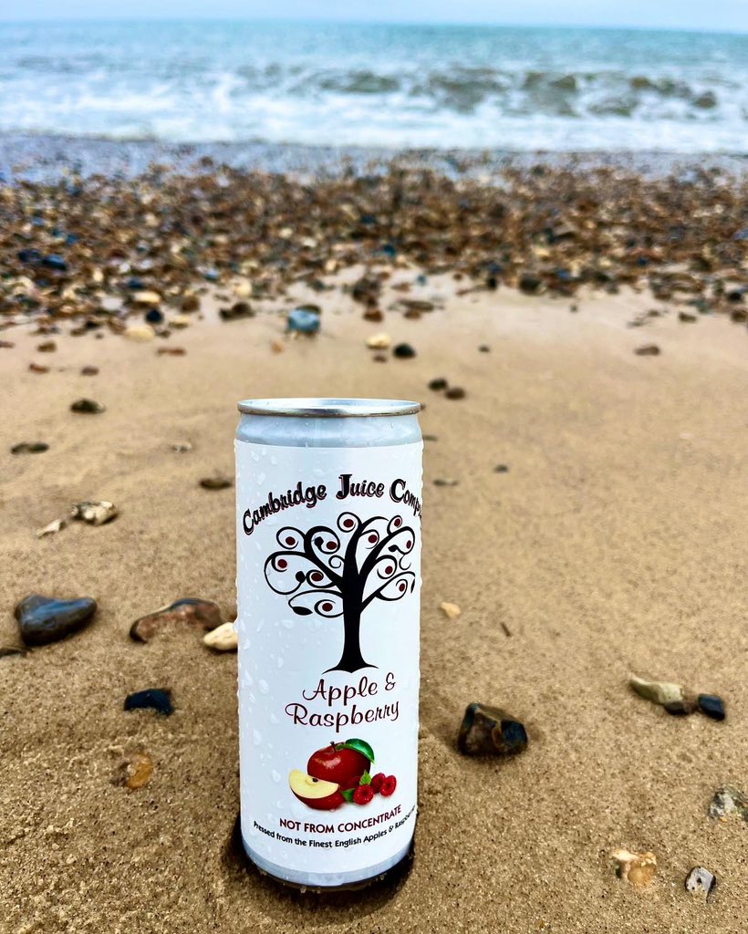 CambridgeJuice's tweet photo. Out of office until Tuesday ☀️🍏
Hope you’re all enjoying the bank holiday weekend as much as this Apple &amp; Raspberry is enjoying the sea breeze! 🌊
#CambridgeJuice #BankHolidayVibes #NotFromConcentrate #RealFruitRefreshment https://t.co/iBf0J97TSj