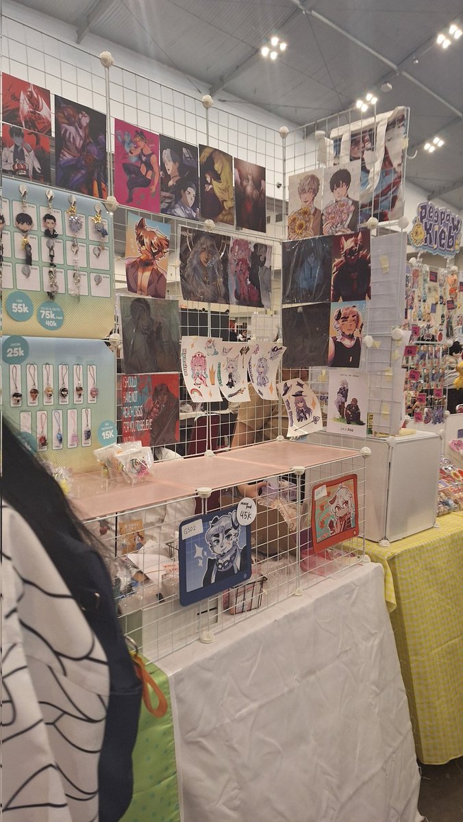 viridfox9's tweet image. Thank you for those who came to our booth! im surprised my ultrakill stuff are sold out thank you🔥🔥 i had fun! #cfxx