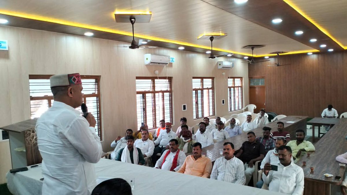 मा० विधायक श्री <a href="/SureshPasiBJP/">Suresh Pasi BJP</a> जी ने विकास खण्ड बाज़ार शुकुल में नारी सशक्तिकरण की प्रतीक, महान वीरांगना, पुण्यश्लोक रानी अहिल्याबाई होल्कर त्रिशताब्दी स्मृति अभियान-2025 के अंतर्गत आयोजित "पंचायत प्रतिनिधि सम्मेलन" को सम्बोधित किया।
#AhilyaBaiHolkarAt300