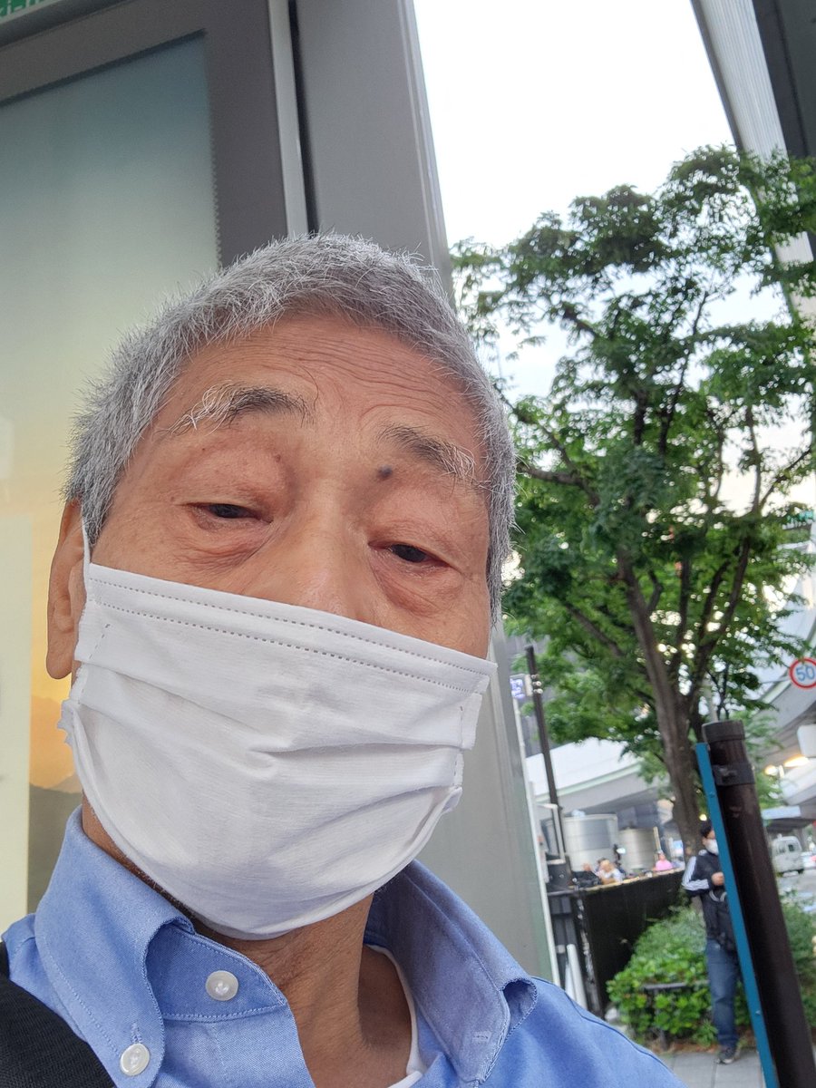 仕事帰り。
眼鏡が無い。