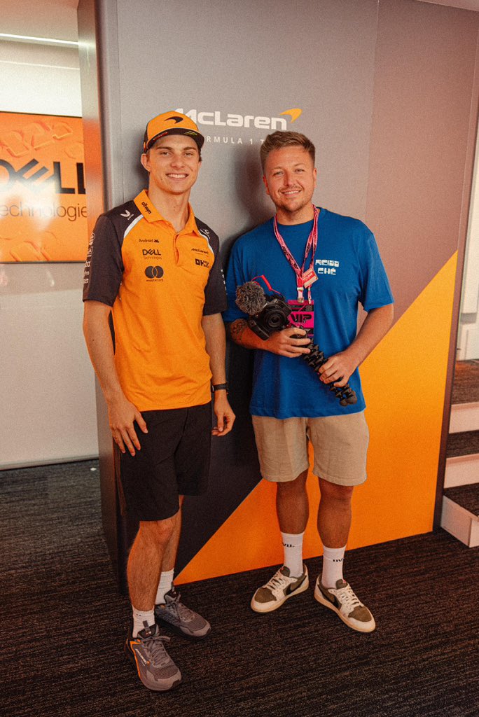McLarenF1's tweet photo. How it started 🆚 how it’s going…

@simonjwils 
#McLaren | #M7AReborn | #MonacoGP 🇲🇨 https://t.co/gM9yqJCIUj