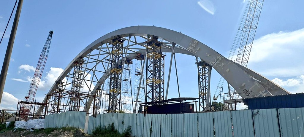 TKPKR (Sektor Infra) (@tkpkr_infra) on Twitter photo 25.05.2025 - Meninjau kemajuan Projek Naiktaraf Jambatan Kota Tinggi Bypass, Johor — naik taraf 4 lorong dua hala dgn rentang utama steel arch 120m, antara terpanjang di negara. Bakal lancar trafik & rangsang ekonomi. Kontraktor disaran tingkat usaha!
#IamJKR 
#JasaKepadaRakyat 25.05.2025 - Meninjau kemajuan Projek Naiktaraf Jambatan Kota Tinggi Bypass, Johor — naik taraf 4 lorong dua hala dgn rentang utama steel arch 120m, antara terpanjang di negara. Bakal lancar trafik & rangsang ekonomi. Kontraktor disaran tingkat usaha!
#IamJKR 
#JasaKepadaRakyat