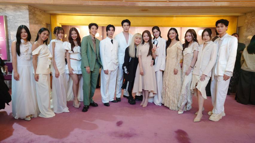 phi_Annys's tweet photo. 🌟 IDX BRILHA NO NINEENT AWARD

Elenco de IDX deslumbrante e marcando presença no maior prêmio do ano! 🔥

💫 Uma noite inesquecível de glamour, emoção e reconhecimento!

#IDX #NineentAward https://t.co/ebrnqllFG5