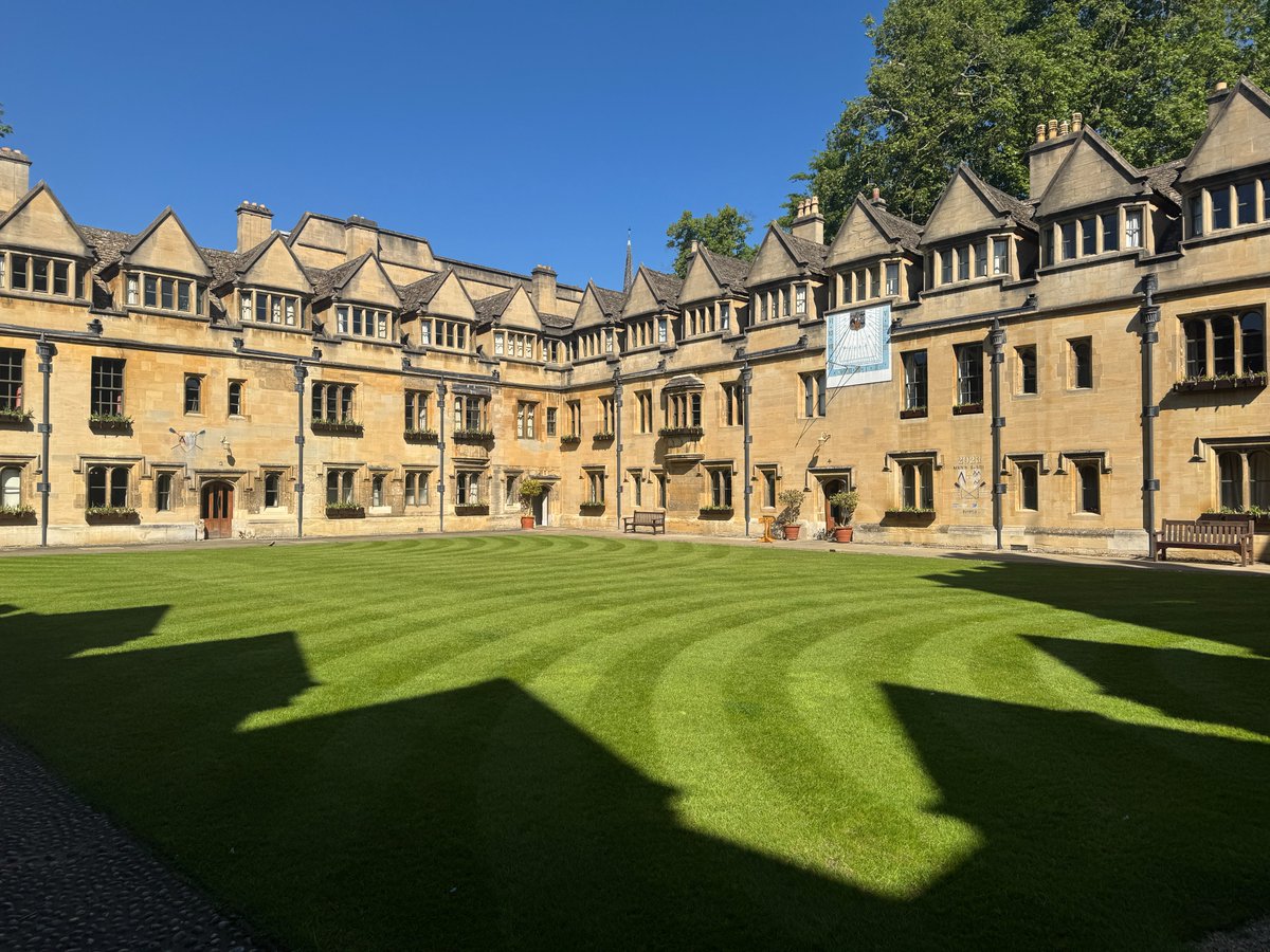 University of Oxford (@uniofoxford) on Twitter photo The lawn at Brasenose's Old Quad š±
Credit goes to our Parks Dept for their wonderful geometric patterns š
š· | <a href="/BNC_Members/">Brasenose Alumni</a> The lawn at Brasenose's Old Quad š±
Credit goes to our Parks Dept for their wonderful geometric patterns š
š· | <a href="/BNC_Members/">Brasenose Alumni</a>
