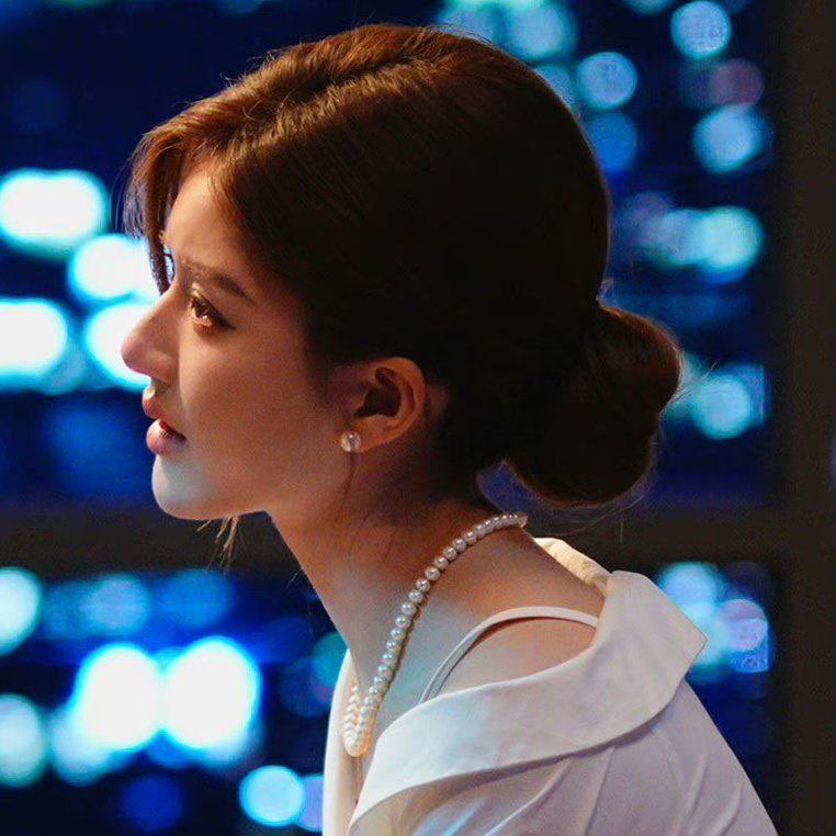 Feeling melancholy, when realizing that LA is the only drama stock of her for a while. So after it’s on air, we don’t have anything from her for a while…ugh am not okay
Wishing you a steady and strong recovery my darling Rosy, and come back better than ever.