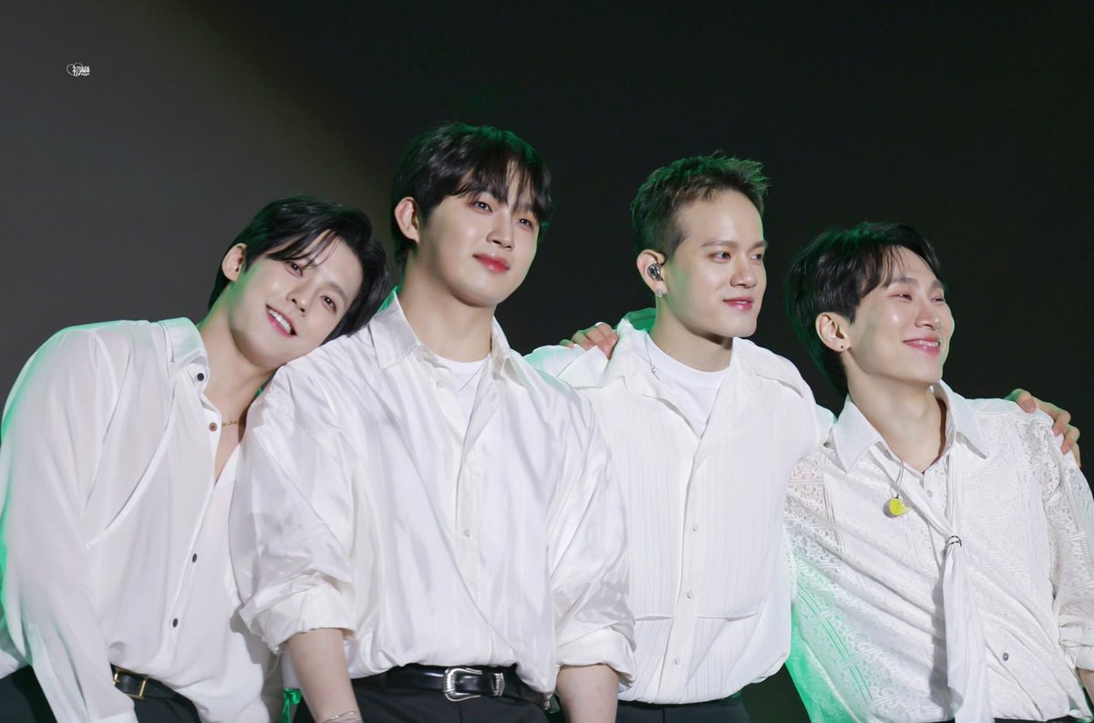 250524 목포뮤직플레이

눈부신 그때의 우리 이대로도 충분해 ✨️♡

#비투비 #BTOB
#서은광 #SEOEUNKWANG
#이민혁 #LEEMINHYUK
#임현식 #LIMHYUNSIK
#프니엘 #PENIEL