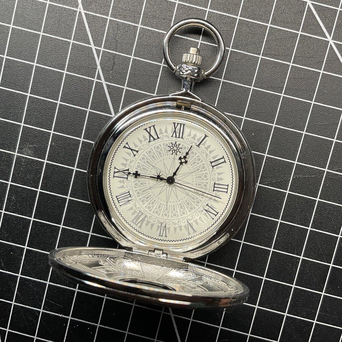 sagopearis's tweet photo. did your orv pocketwatch stop ticking? 
here’s how to fix it! (a thread) https://t.co/laSZ5M2LiE