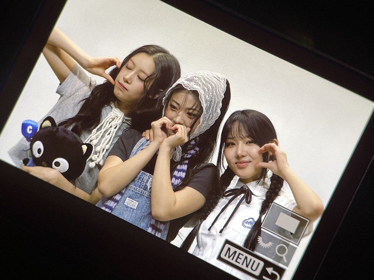 snn_312's tweet photo. 250525 프리뷰

가족사진🥹

#어블룸 #ablume https://t.co/hprySHUiTM